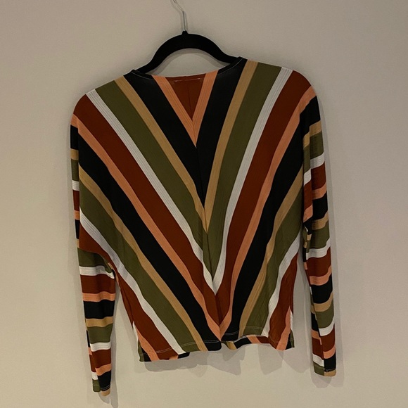 Long sleeve front button top - Picture 2 of 3